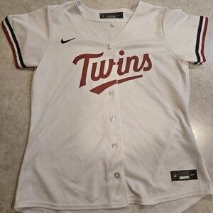 Minnesota Twins - Carlos Correa Button-Up Nike Jersey. Youth Large.